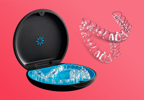 Imagem ilustrando o alinhador invisalign, construido de material leve e confortavel